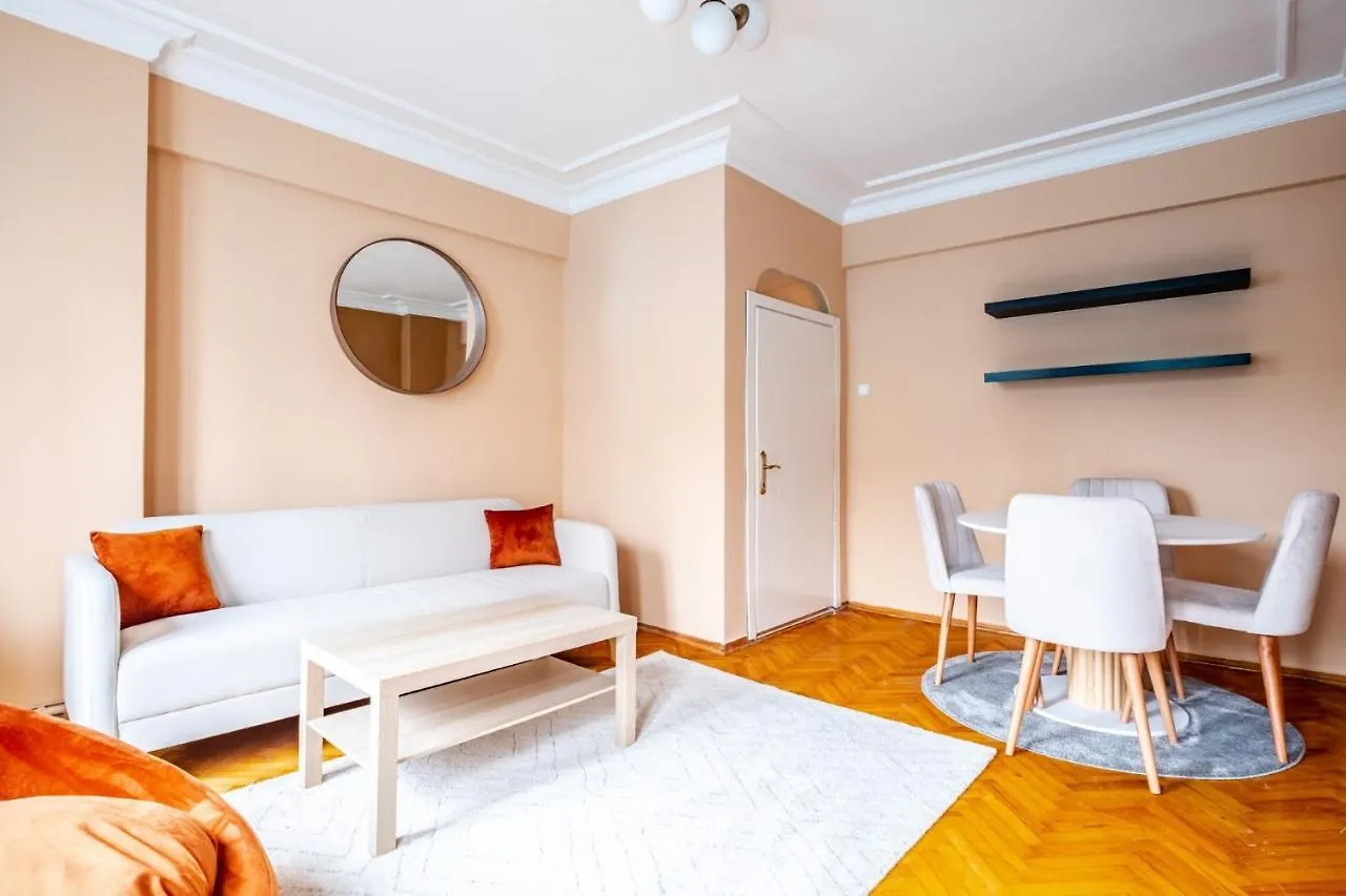 Flat With Bridge View 200 M To Ortakoy Shore Apartment Istanbul