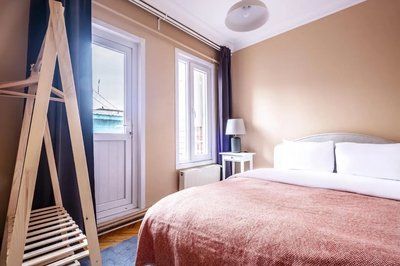 Flat With Bridge View 200 M To Ortakoy Shore Apartment Istanbul