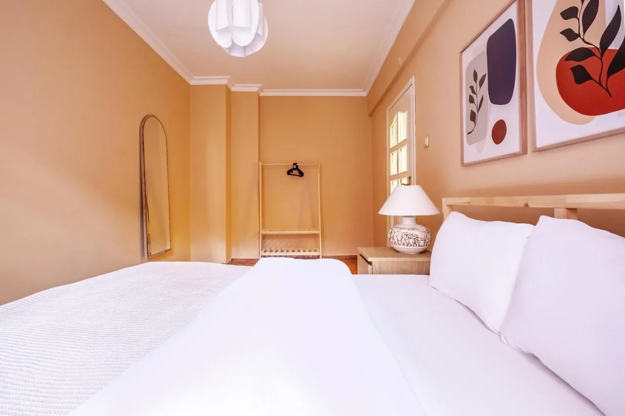 Flat With Bridge View 200 M To Ortakoy Shore Apartment Istanbul